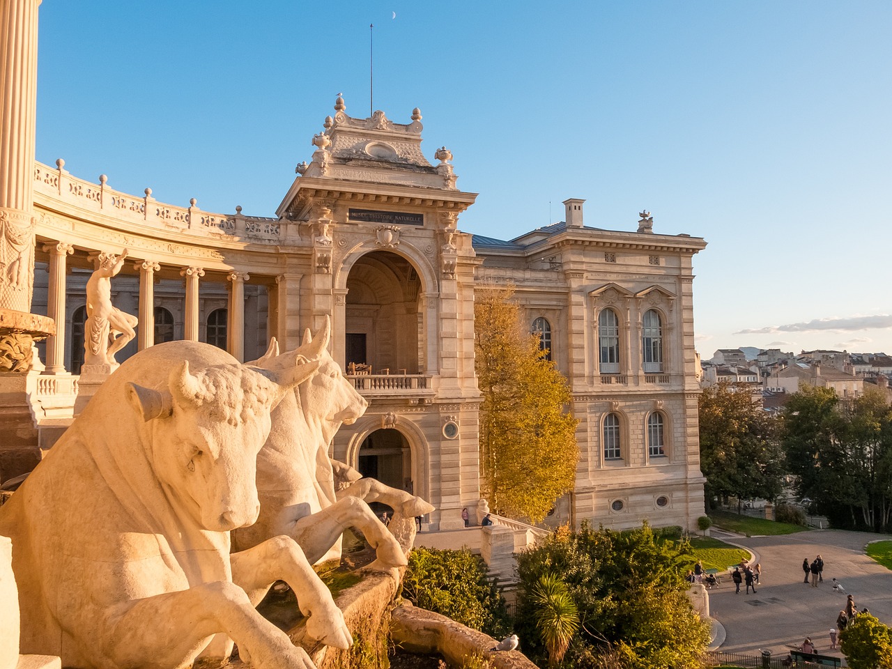 Palácio Longchamp em Marselha: Uma Obra-Prima Arquitetônica e Cultural